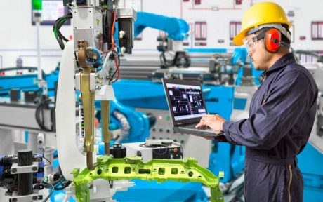 Engineer conducting automation in manufacturing industry - SIPMM